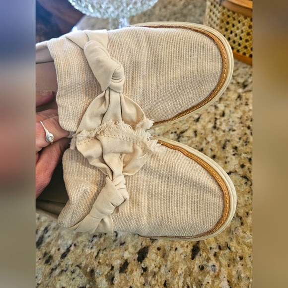 TOMS Sunrise Canvas Slip On Bow Flats Loafer Mules In Beige/ivory. Size 6 - Picture 5 of 15